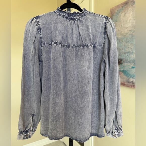 Rails Camille Ruffle Trim Button Front Top Sapphire Acid Wash Denim Small New - Picture 5 of 7